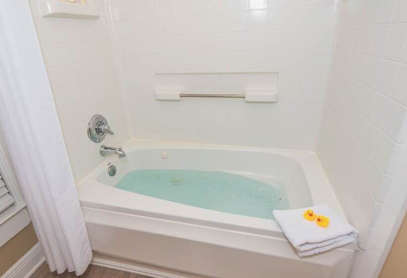 مبيت وإفطار 44 Spanish Street Inn   Adults Only