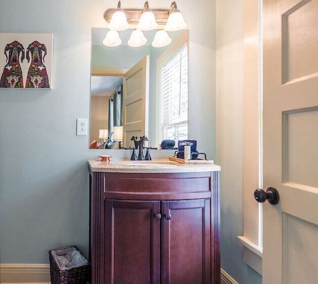 צימר 44 Spanish Street Inn   Adults Only