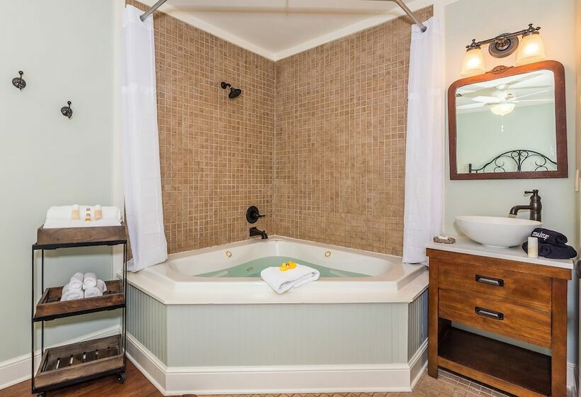 צימר 44 Spanish Street Inn   Adults Only