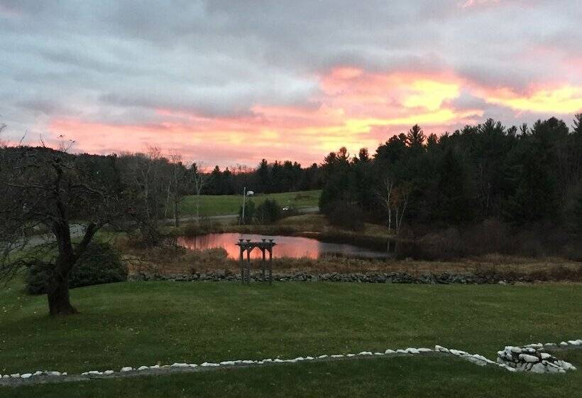 مبيت وإفطار Colonel Williams Inn