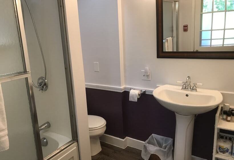 مبيت وإفطار Colonel Williams Inn