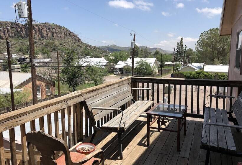 مبيت وإفطار Fort Davis Drug Store