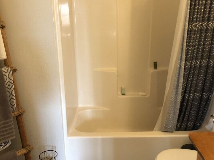 مبيت وإفطار Fort Davis Drug Store