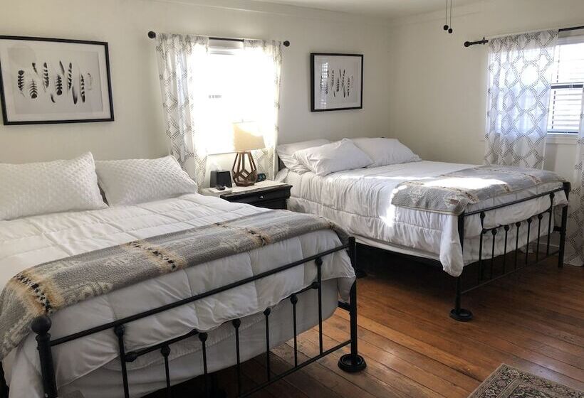 مبيت وإفطار Fort Davis Drug Store