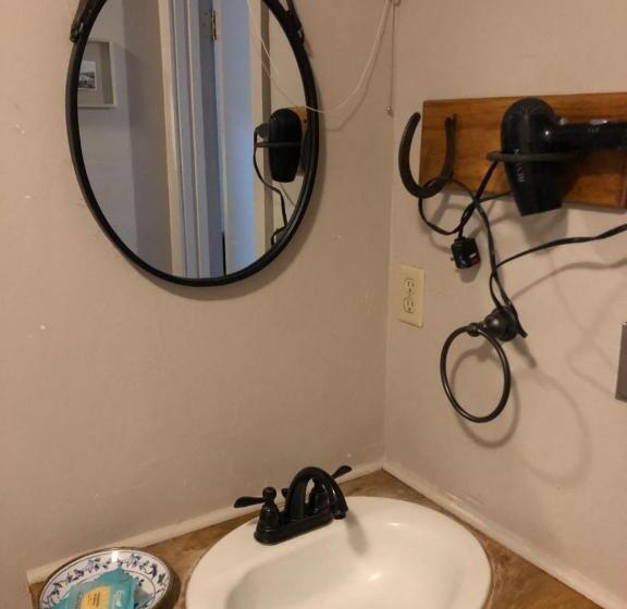 مبيت وإفطار Fort Davis Drug Store