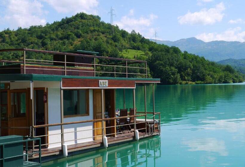 تختخواب و صبحانه Pansion Asim