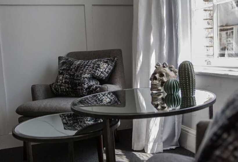 민박 Whitehouse Rye