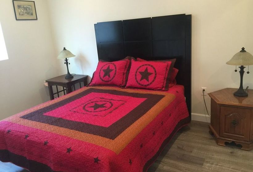 Fully Furnished Apartments near Hollywood