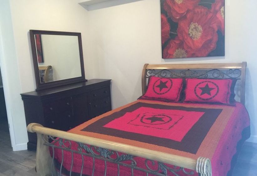 Fully Furnished Apartments near Hollywood