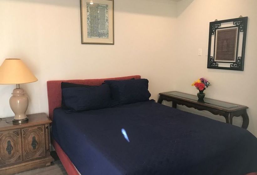 Fully Furnished Apartments near Hollywood