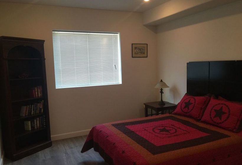 Fully Furnished Apartments near Hollywood