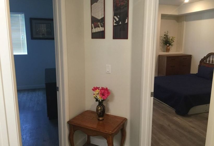 Fully Furnished Apartments near Hollywood