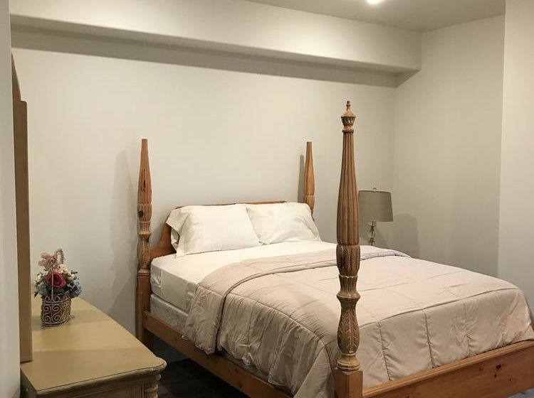 Fully Furnished Apartments near Hollywood
