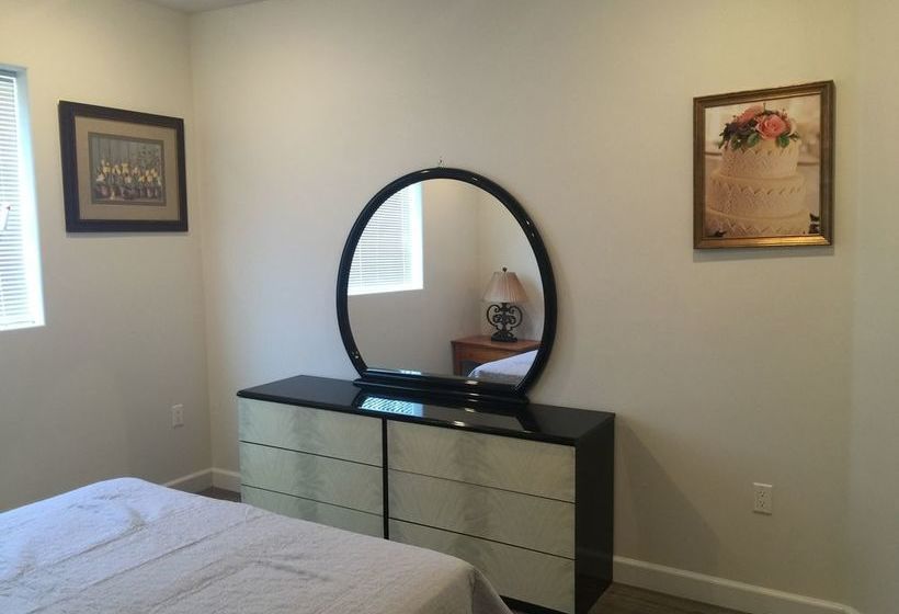 Fully Furnished Apartments near Hollywood