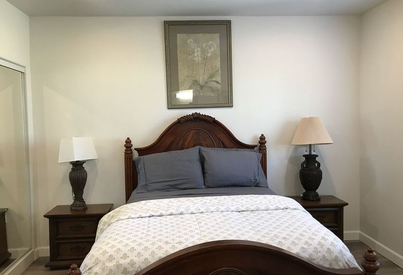 Fully Furnished Apartments near Hollywood