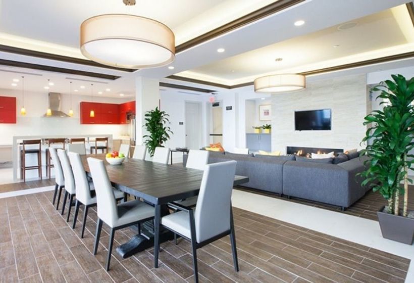 Global Luxury Suites At Epic Way