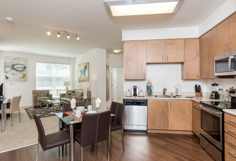 Global Luxury Suites At Epic Way