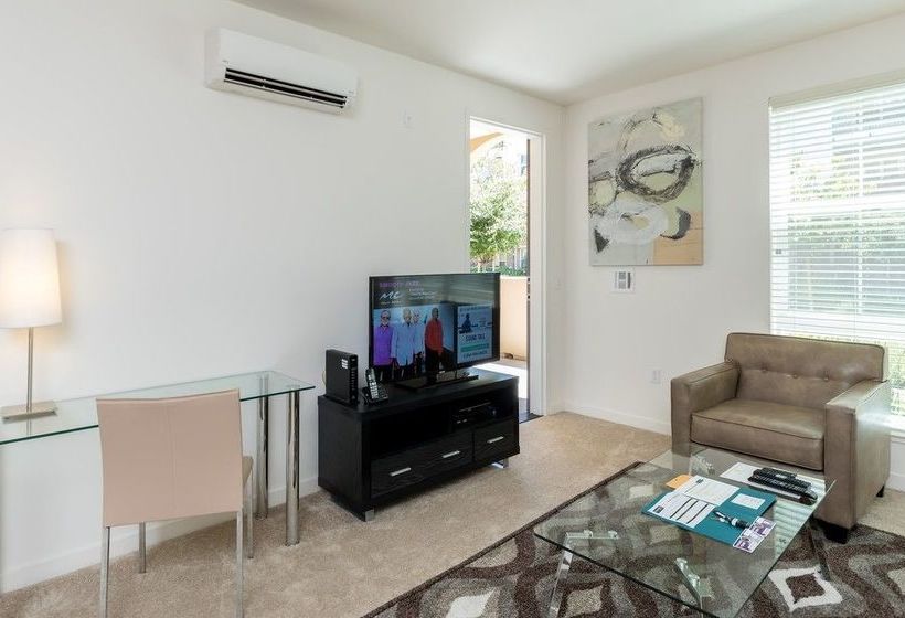 Global Luxury Suites At Epic Way