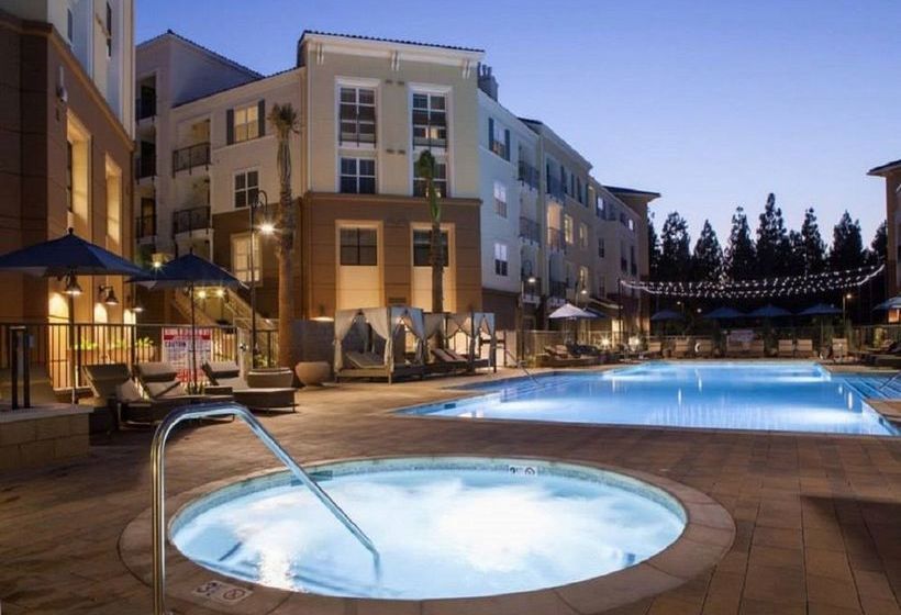 Global Luxury Suites At Epic Way