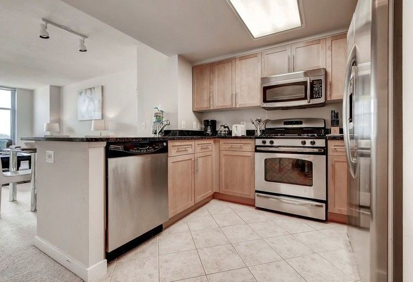 Global Luxury Suites In Downtown Bethesda