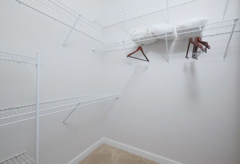 Global Luxury Suites In Downtown Bethesda