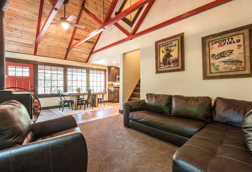 Hideaway Above The Stream