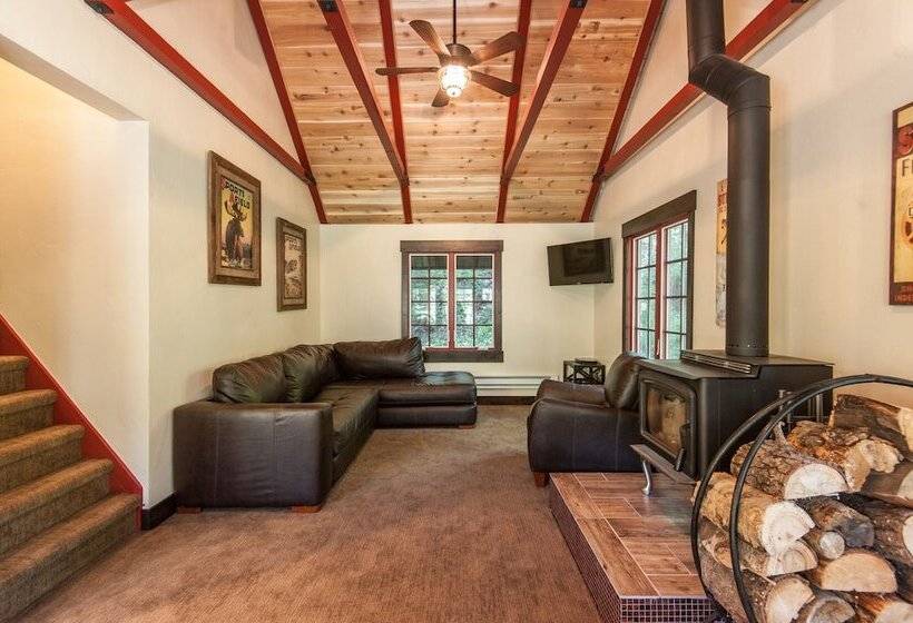 Hideaway Above The Stream