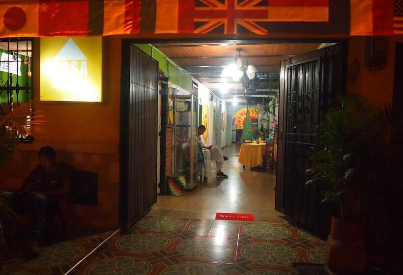 Casa Amarilla Hostel   Cali