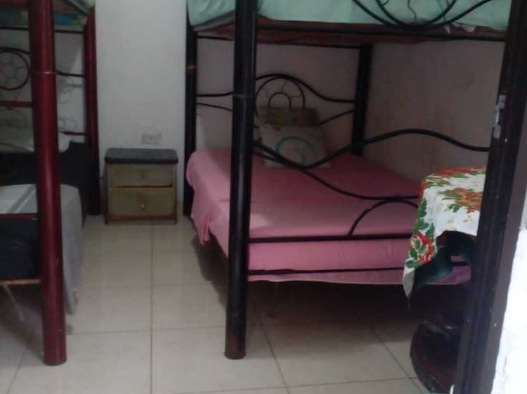 Casa Amarilla Hostel   Cali