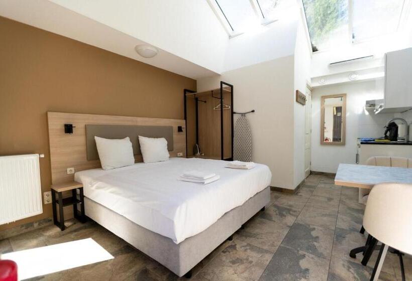 هتل Plantage Garden Apartments