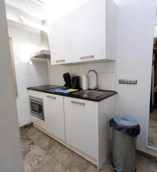 هتل Plantage Garden Apartments