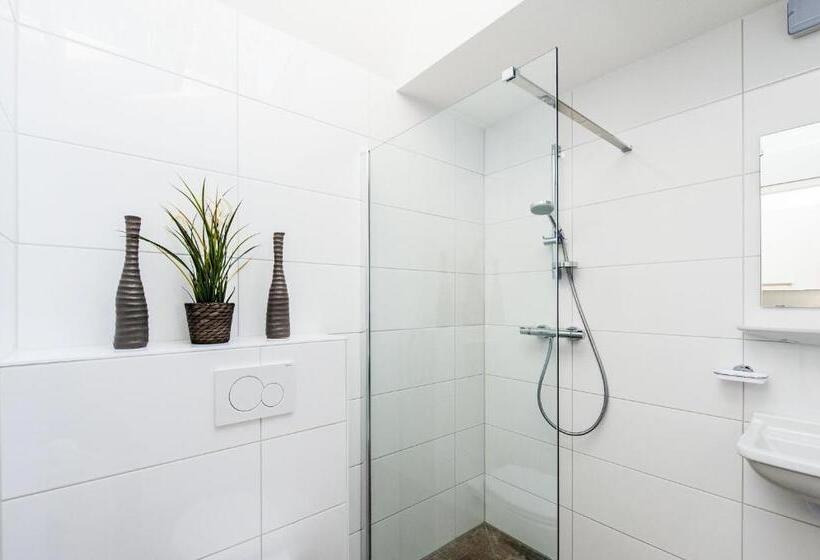 هتل Plantage Garden Apartments