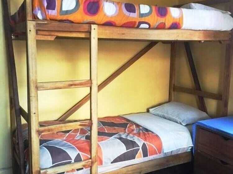 Отель Blue House Youth Hostel