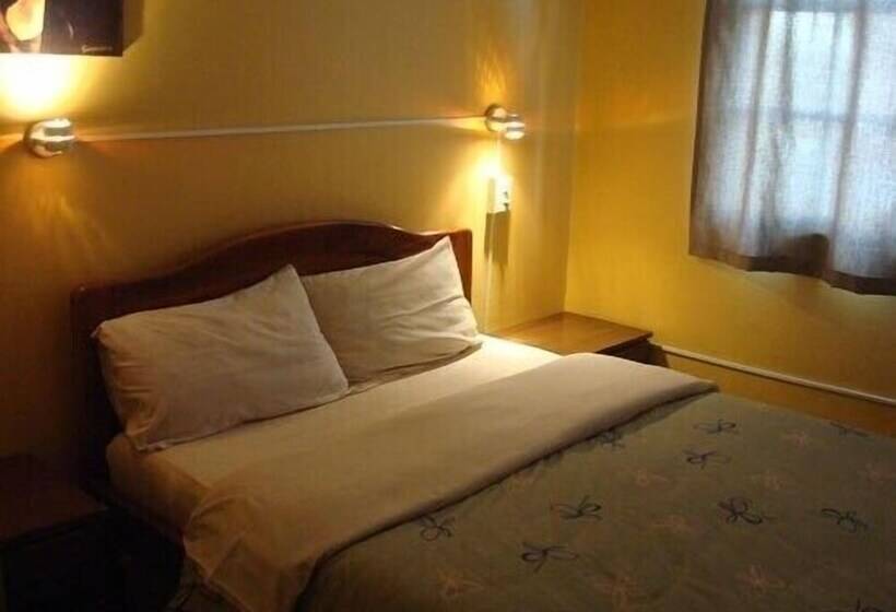 هتل Blue House Youth Hostel