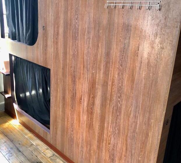 Отель Blue House Youth Hostel