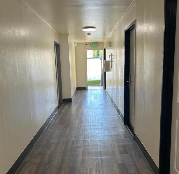 فندق Budget Inn Hollywood