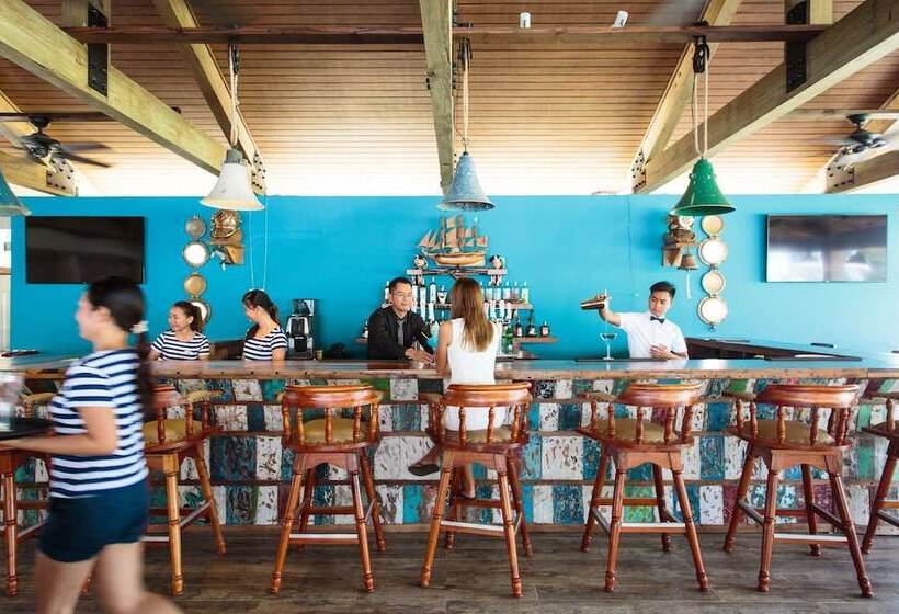 هتل Cove Resort Palau