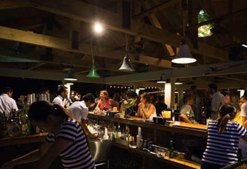 هتل Cove Resort Palau