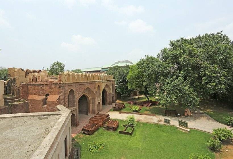 فندق Green Castle