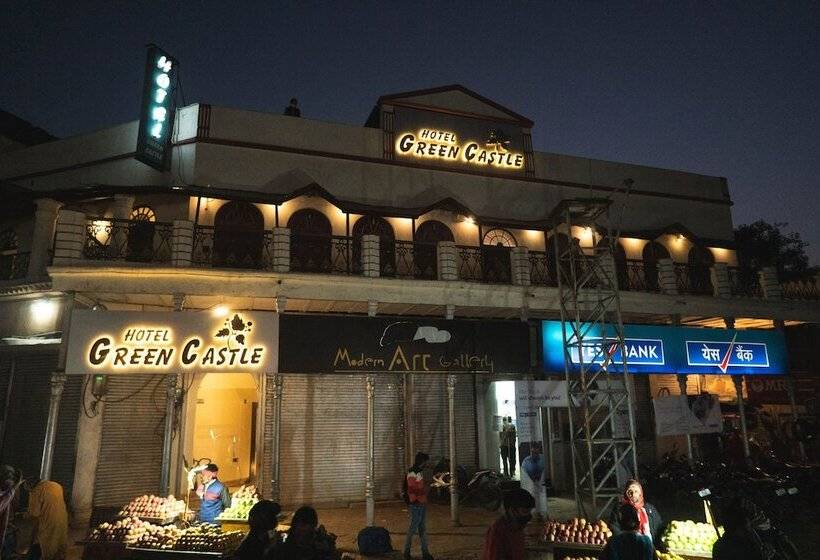 فندق Green Castle