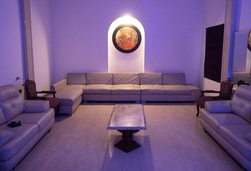 فندق Green Castle