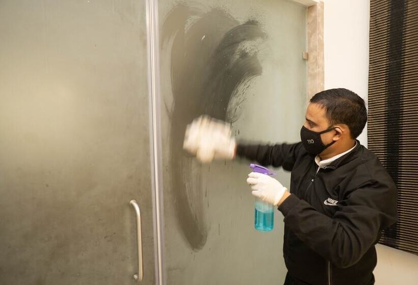 فندق Green Castle