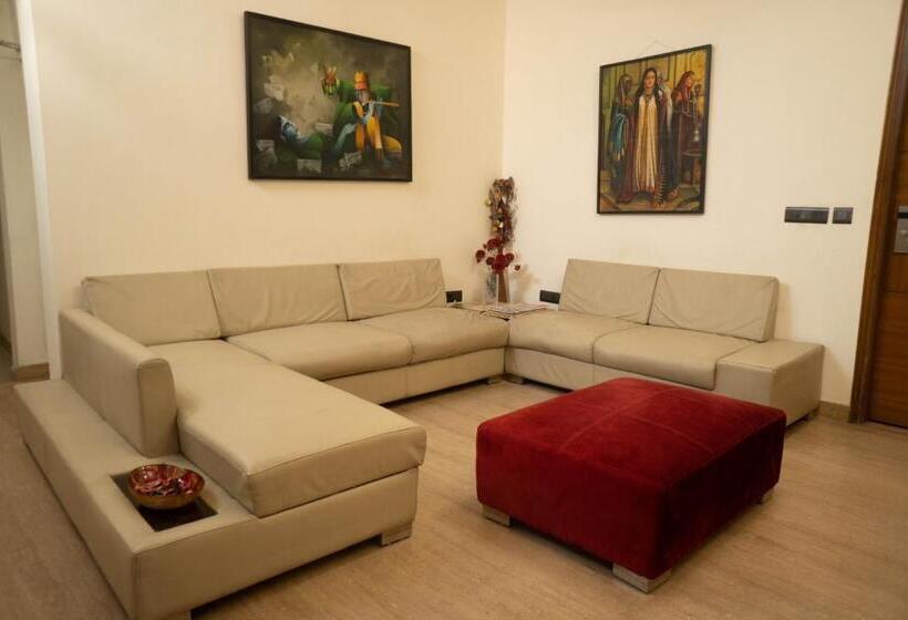 فندق Green Castle