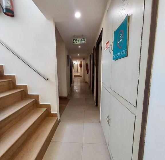 فندق Green Castle