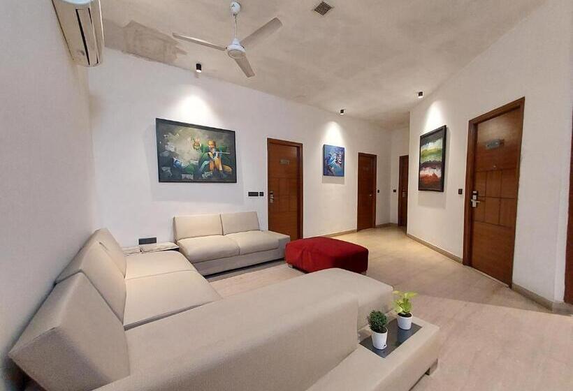 فندق Green Castle