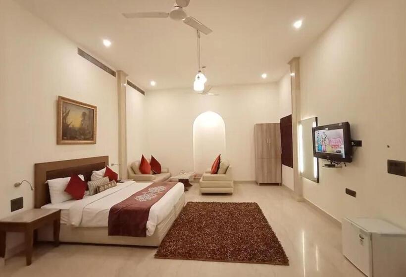 فندق Green Castle