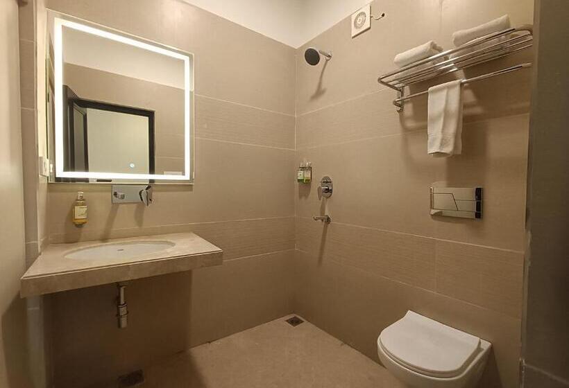 فندق Green Castle