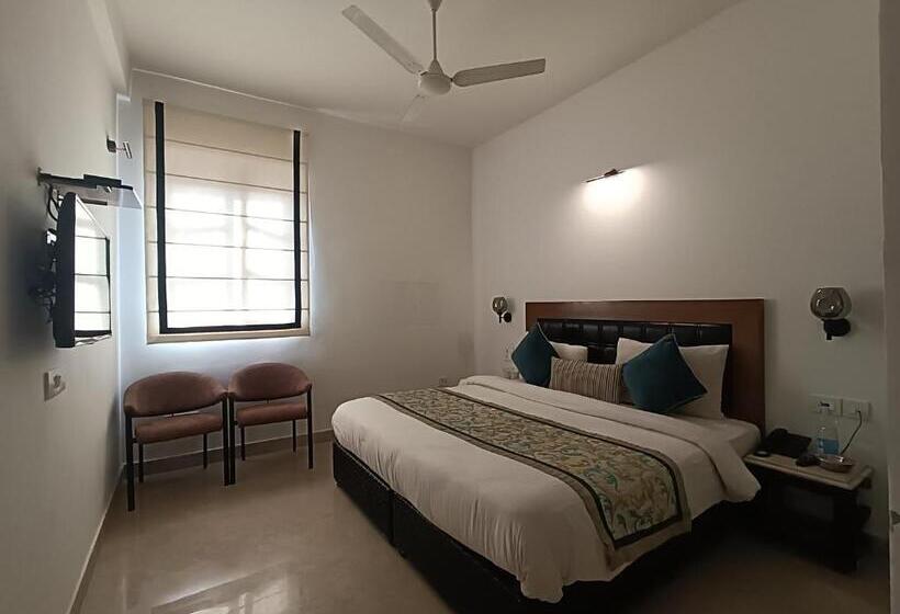 فندق Green Castle