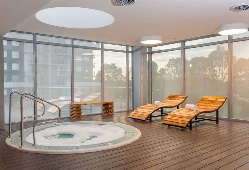 هتل Hilton Garden Inn Bogota Airport