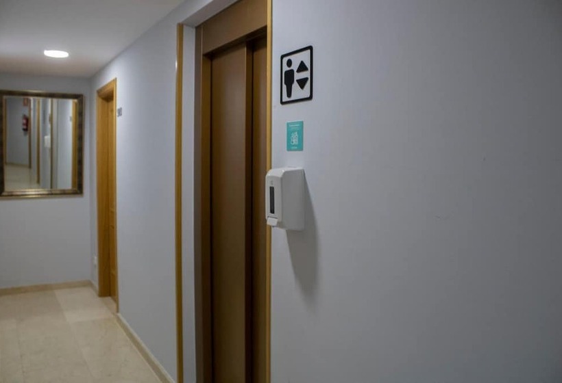 هتل Hostal Alda Rio Duero